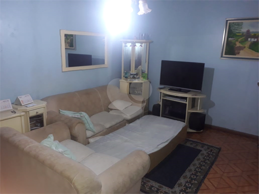 Casa térrea com  terreno de 10x25 com 3 casas no mesmo terreno ideal para renda aceita permuta!