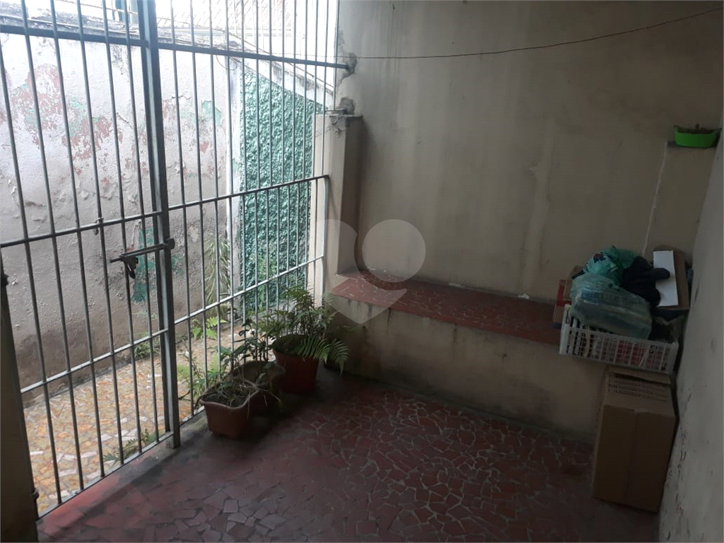 Casa térrea com  terreno de 10x25 com 3 casas no mesmo terreno ideal para renda aceita permuta!