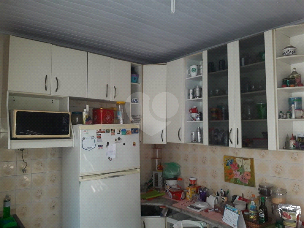 Casa térrea com  terreno de 10x25 com 3 casas no mesmo terreno ideal para renda aceita permuta!