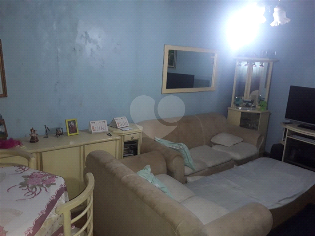 Casa térrea com  terreno de 10x25 com 3 casas no mesmo terreno ideal para renda aceita permuta!
