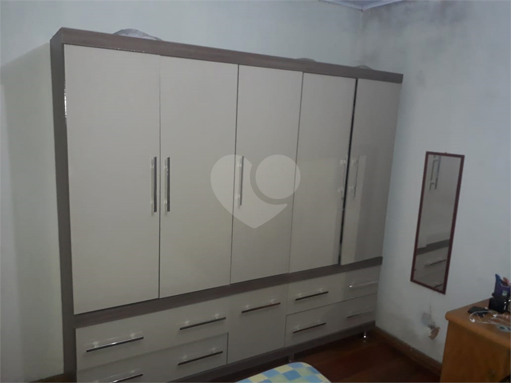 Casa térrea com  terreno de 10x25 com 3 casas no mesmo terreno ideal para renda aceita permuta!
