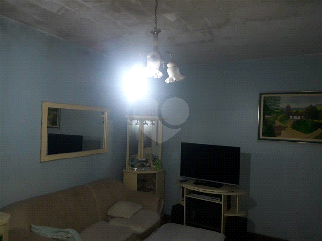 Casa térrea com  terreno de 10x25 com 3 casas no mesmo terreno ideal para renda aceita permuta!