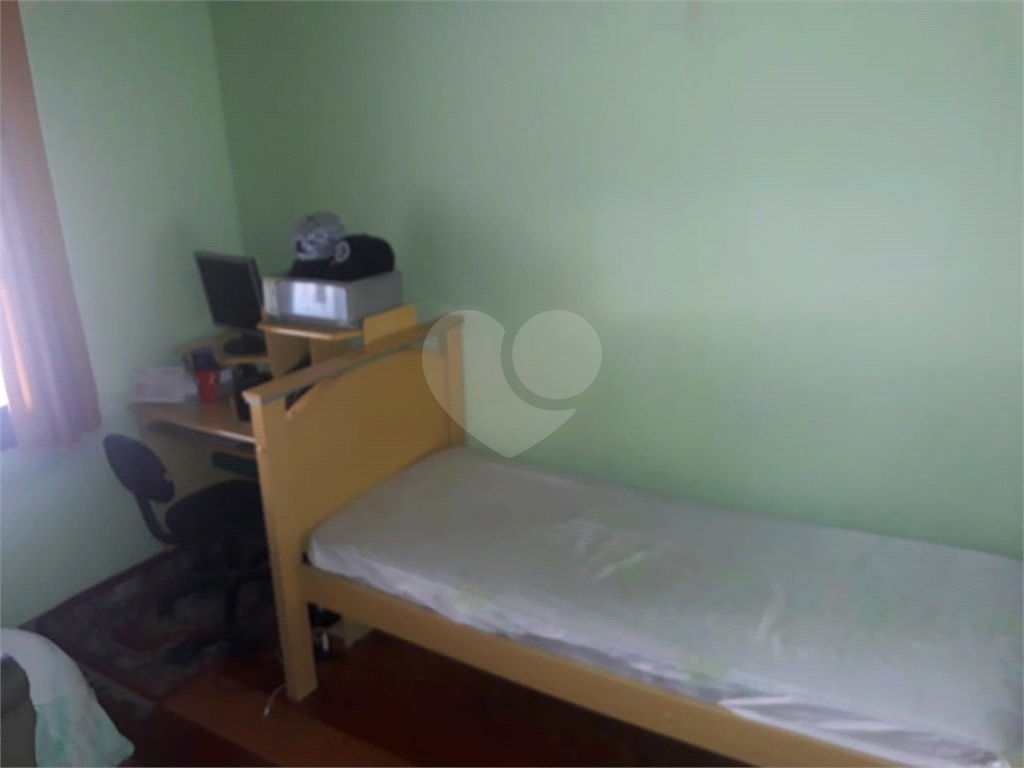 Casa térrea com  terreno de 10x25 com 3 casas no mesmo terreno ideal para renda aceita permuta!