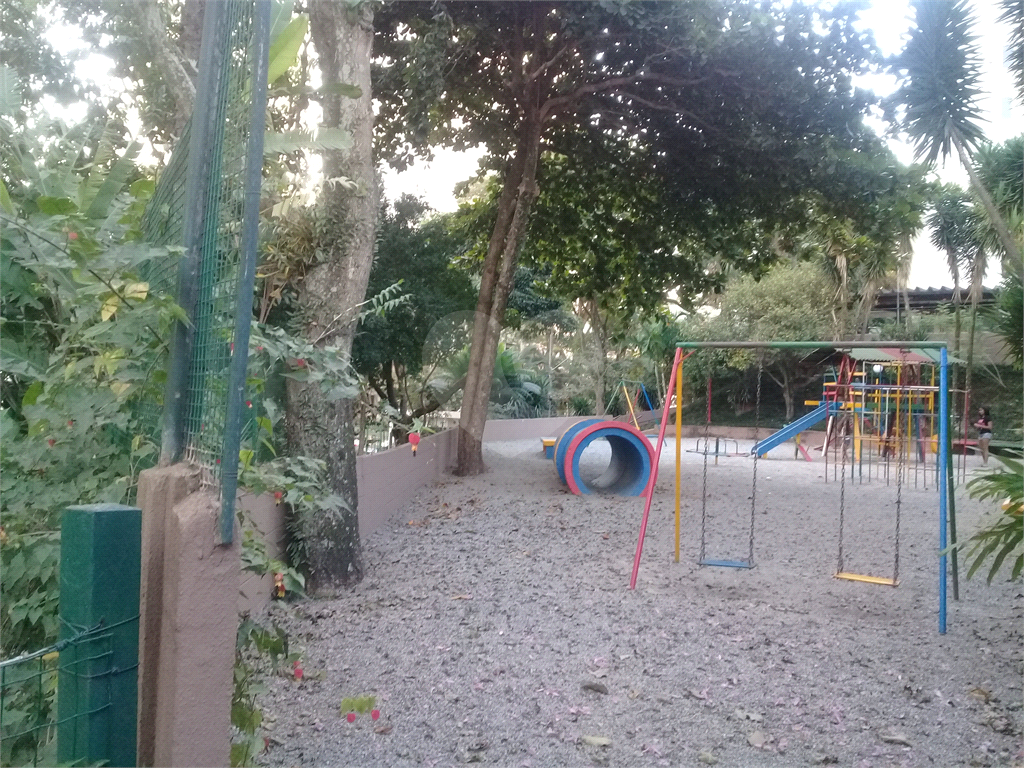 Apartamento em meio a muito verde com 60 m²  2 dormitorios 1 vaga