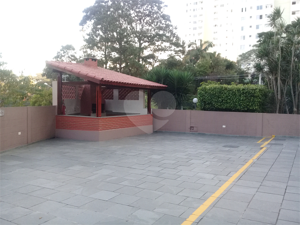 Apartamento em meio a muito verde com 60 m²  2 dormitorios 1 vaga