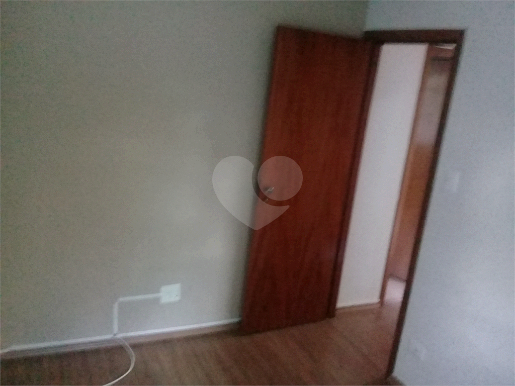 Apartamento em meio a muito verde com 60 m²  2 dormitorios 1 vaga