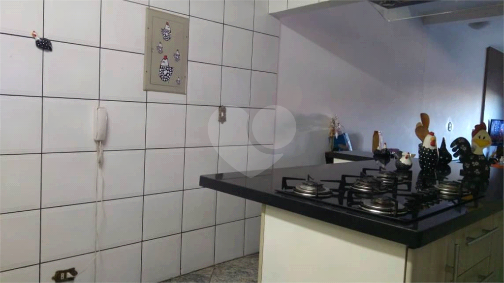 Sobrado - 15 minutos a pé para o Metrô. Ao lado Avenida Luiz Dumont Villares.