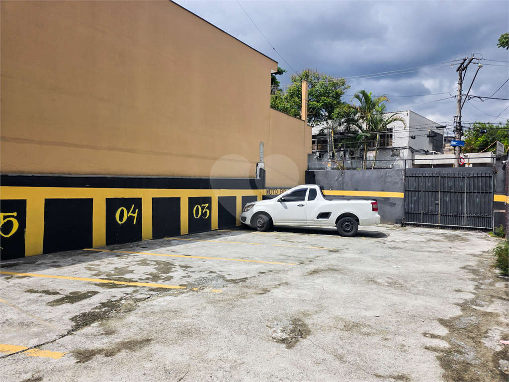 Casa térrea á venda com 02 dormitórios  mais edícula na região de Santo Amaro  ao lado do largo 13