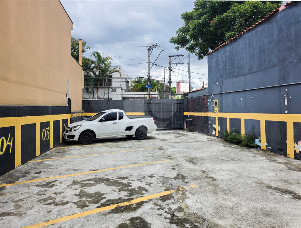 Casa térrea á venda com 02 dormitórios  mais edícula na região de Santo Amaro  ao lado do largo 13
