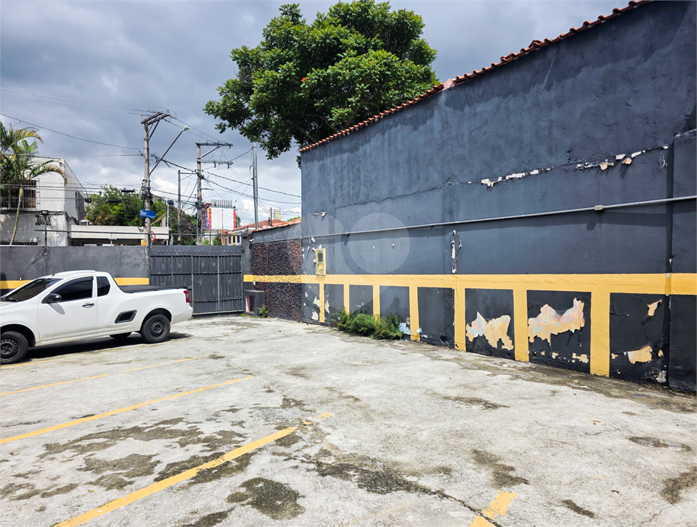 Casa térrea á venda com 02 dormitórios  mais edícula na região de Santo Amaro  ao lado do largo 13