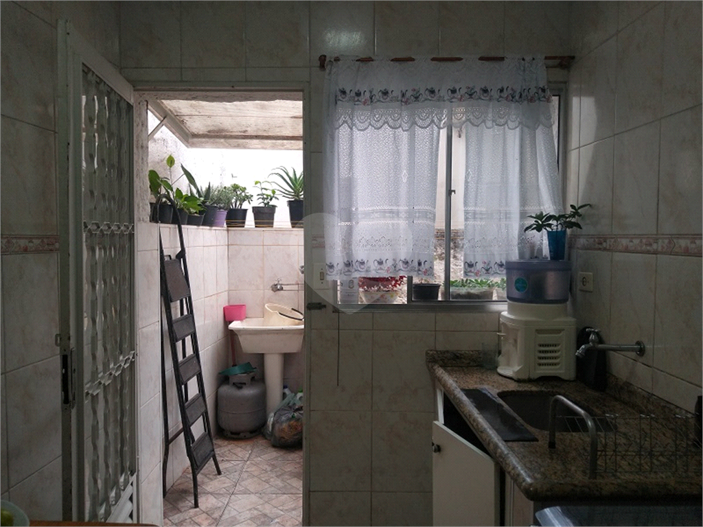 Casa Antiga e térrea -Em Excelente Localização em Santana - Próximo Metrô SANTANA.