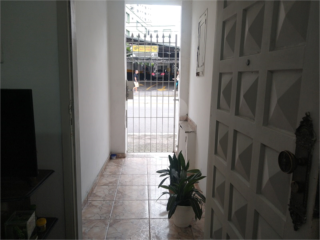 Casa Antiga e térrea -Em Excelente Localização em Santana - Próximo Metrô SANTANA.
