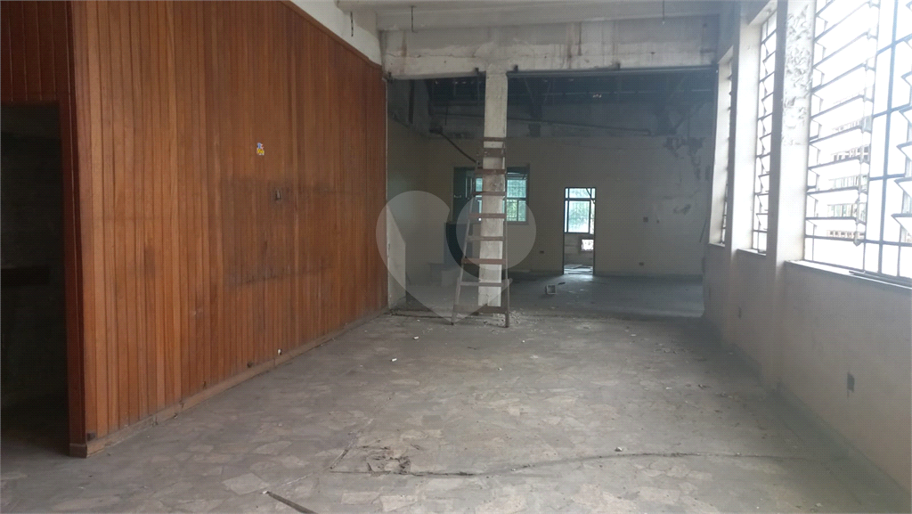 Prédio Comercial em Santana