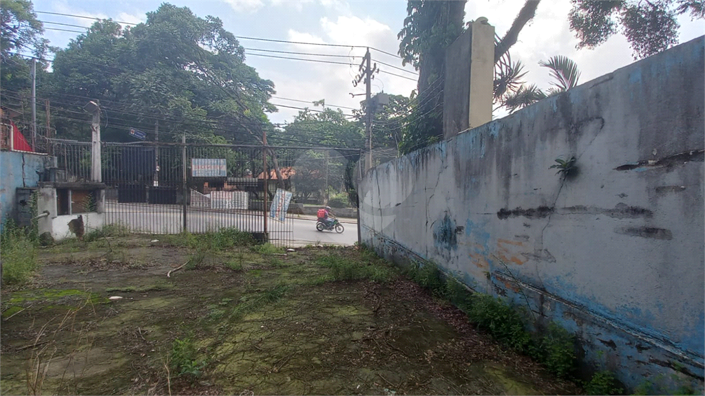 Prédio Comercial em Santana