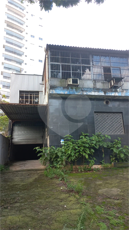Prédio Comercial em Santana