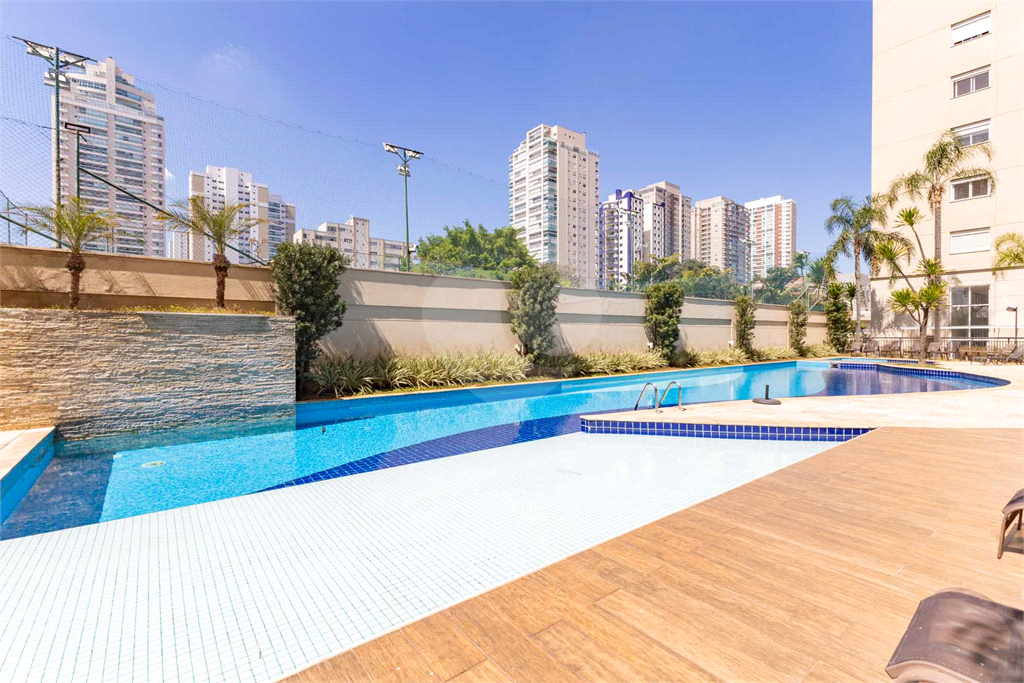 Imóvel de 223m² 3 suítes, sala ampliada com varanda gourmet com lavabo 3 vagas em condomínio clube Vila Romana