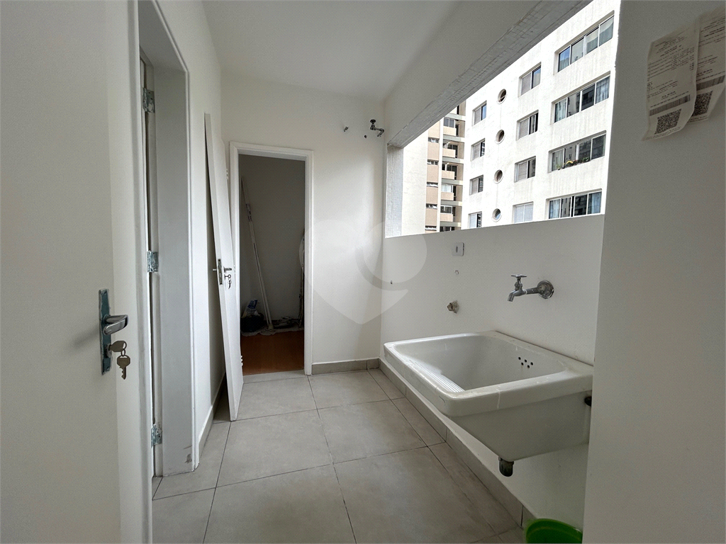 Excelente Apartamento de 82m² Reformado em Moema 