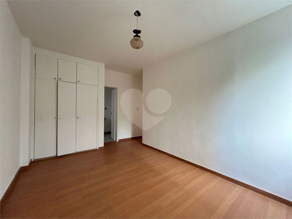 Excelente Apartamento de 82m² Reformado em Moema 