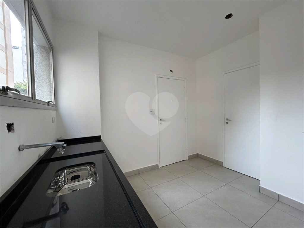 Excelente Apartamento de 82m² Reformado em Moema 