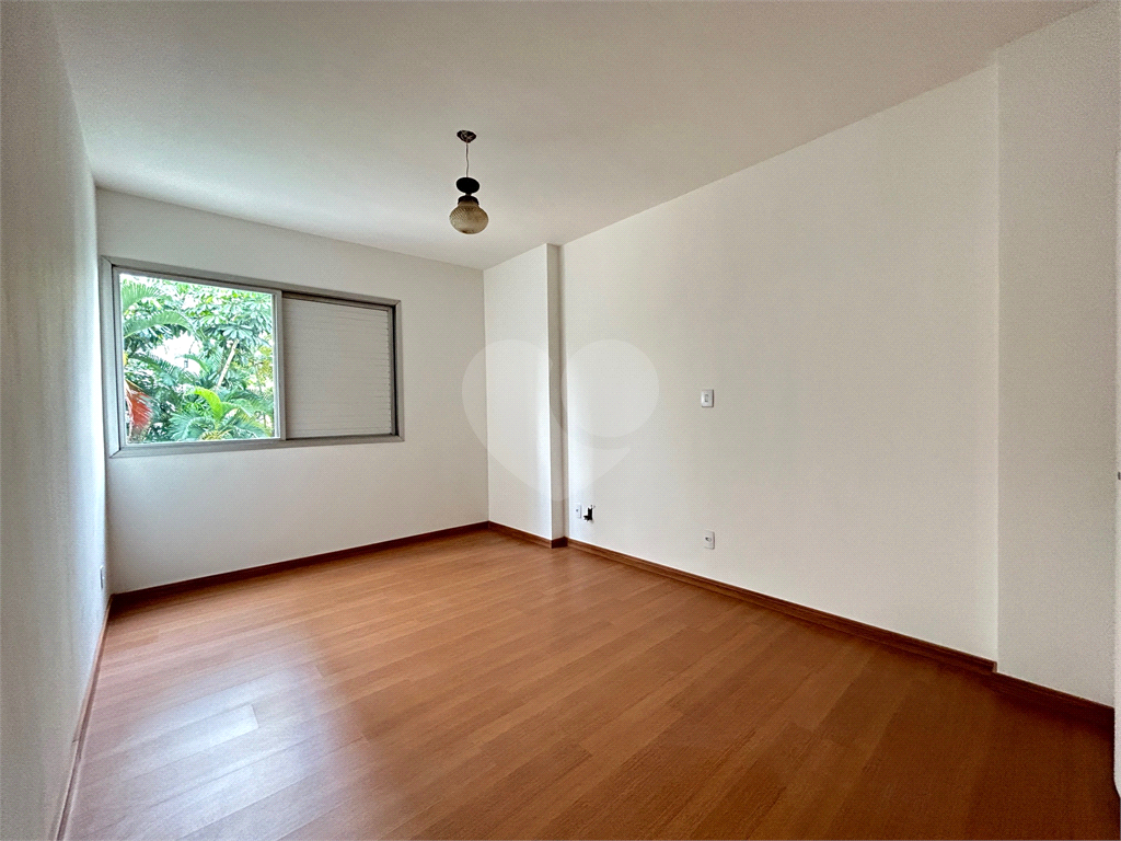Excelente Apartamento de 82m² Reformado em Moema 