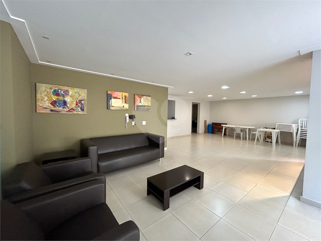 Excelente Apartamento de 82m² Reformado em Moema 