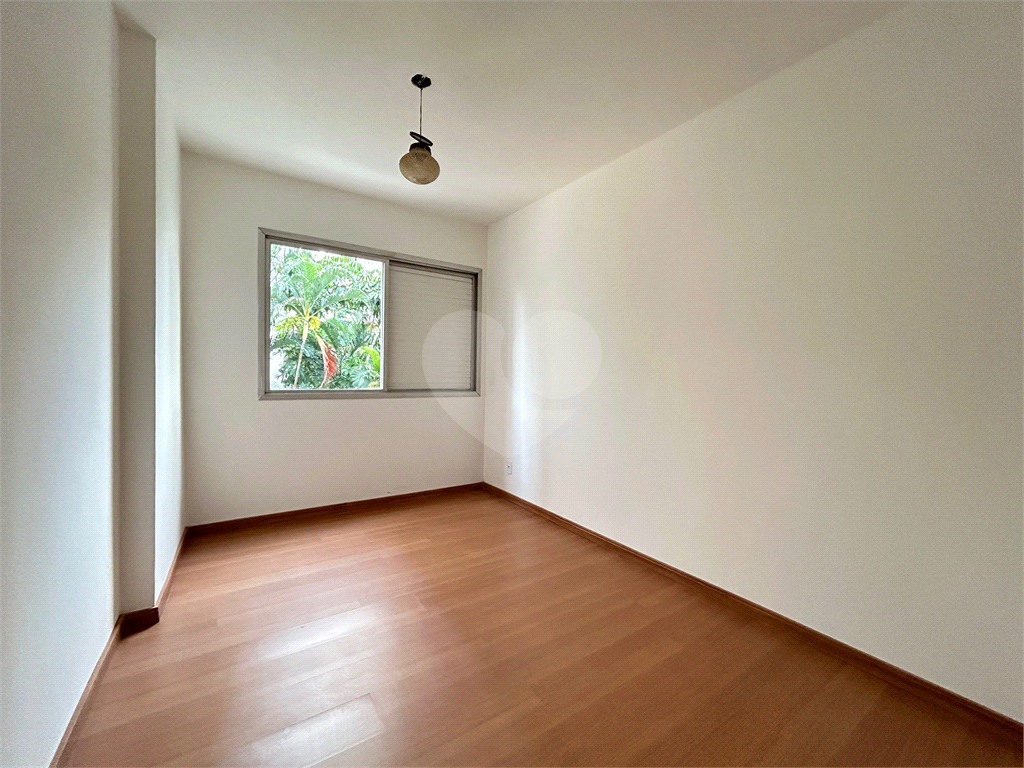 Excelente Apartamento de 82m² Reformado em Moema 