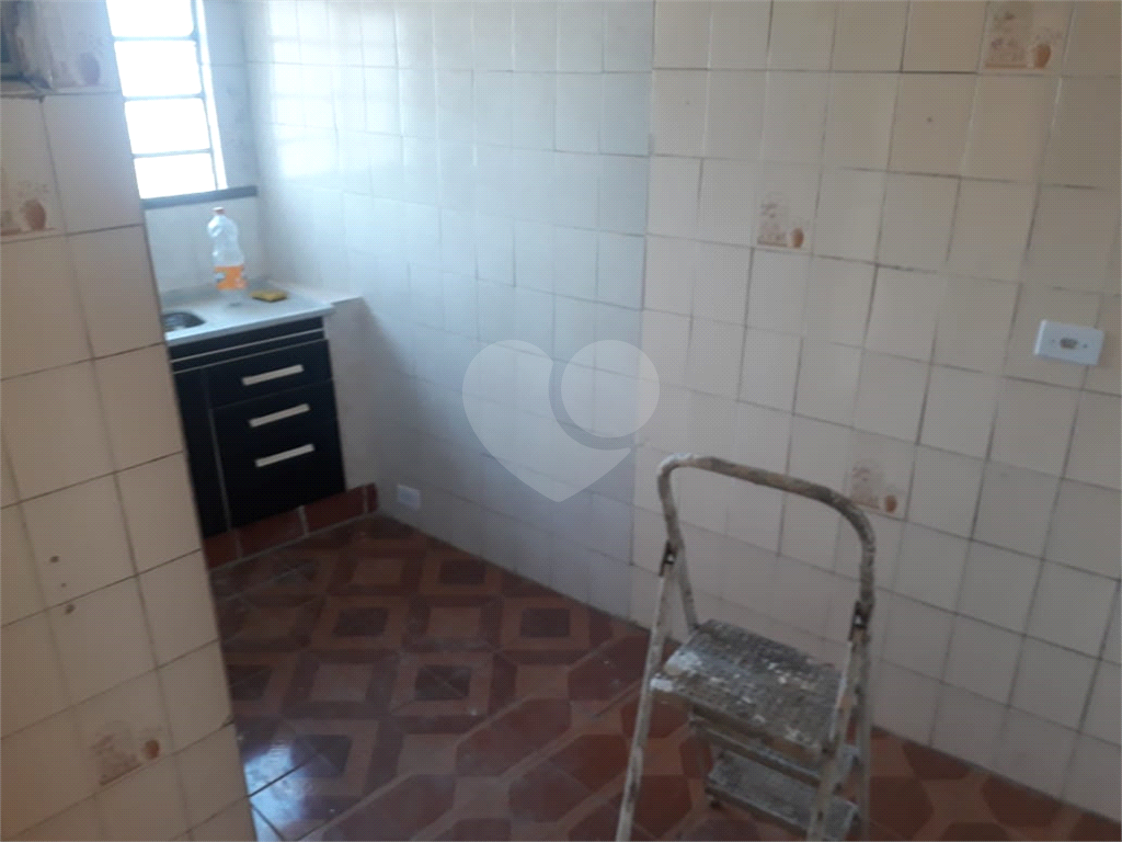 Imóvel para investidor ou construtores com 15 metros de testada com renda e ótima localização!