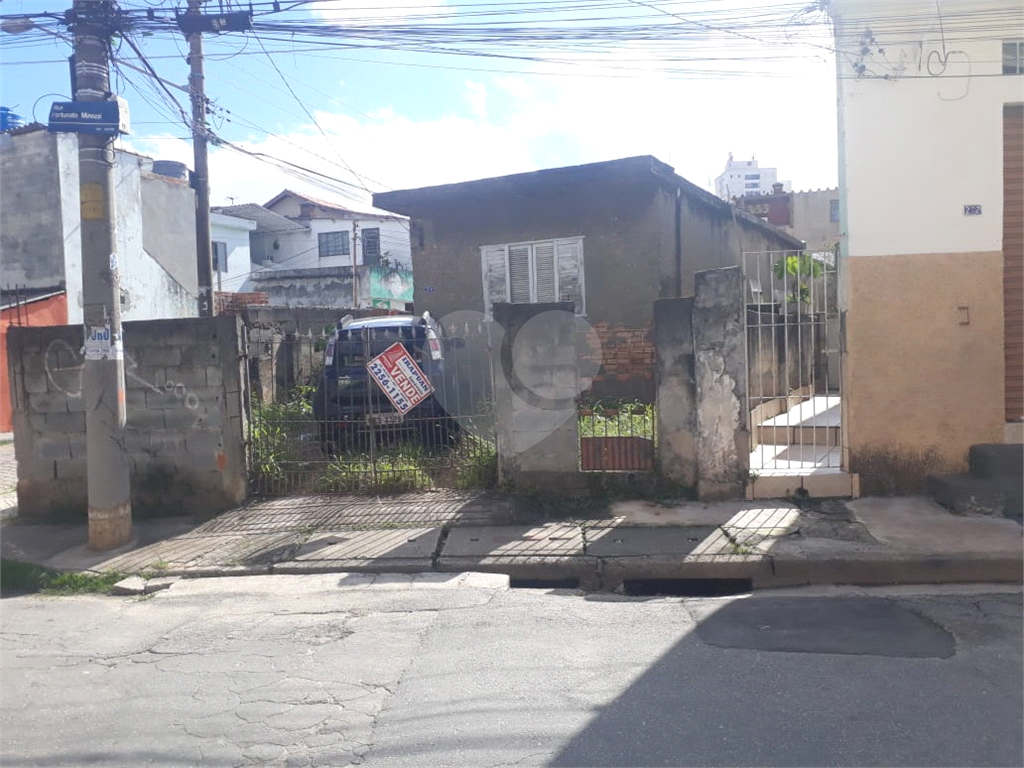Imóvel para investidor ou construtores com 15 metros de testada com renda e ótima localização!