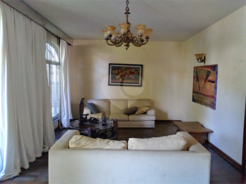 Casa Assobradada. Oportunidade!!!