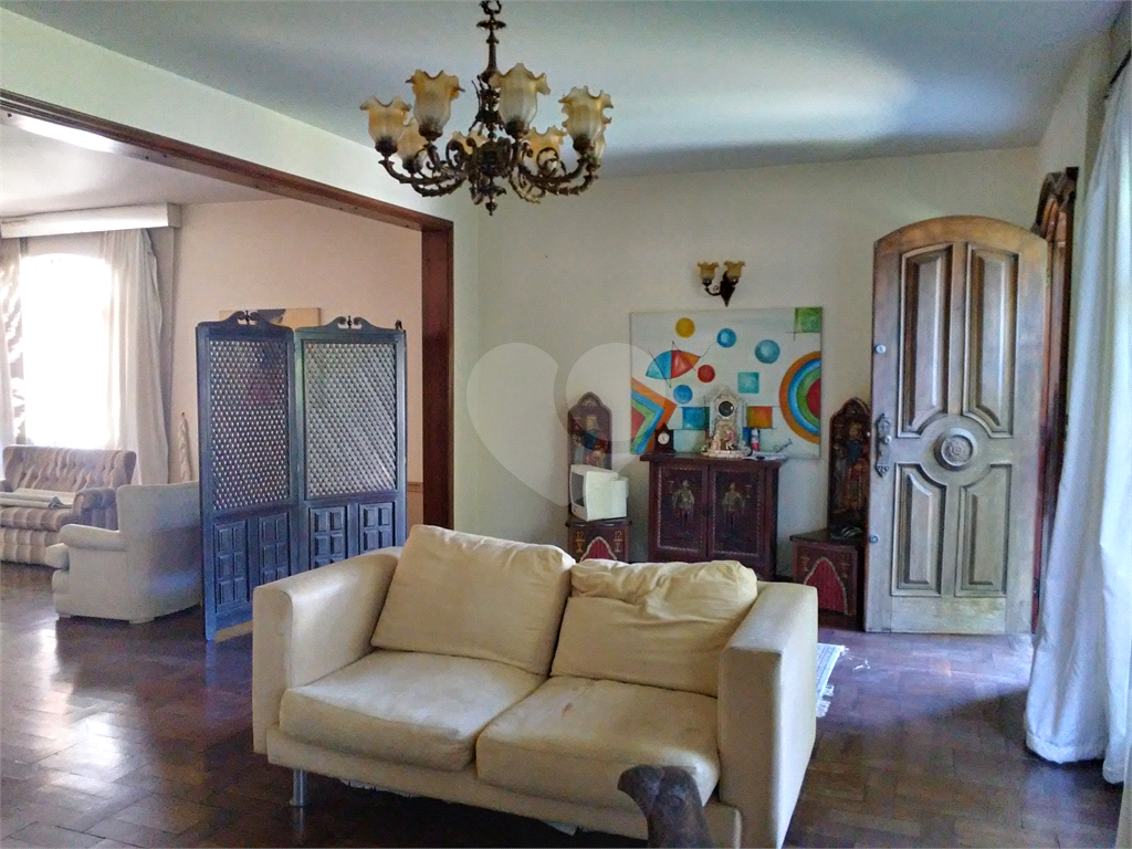 Casa Assobradada. Oportunidade!!!