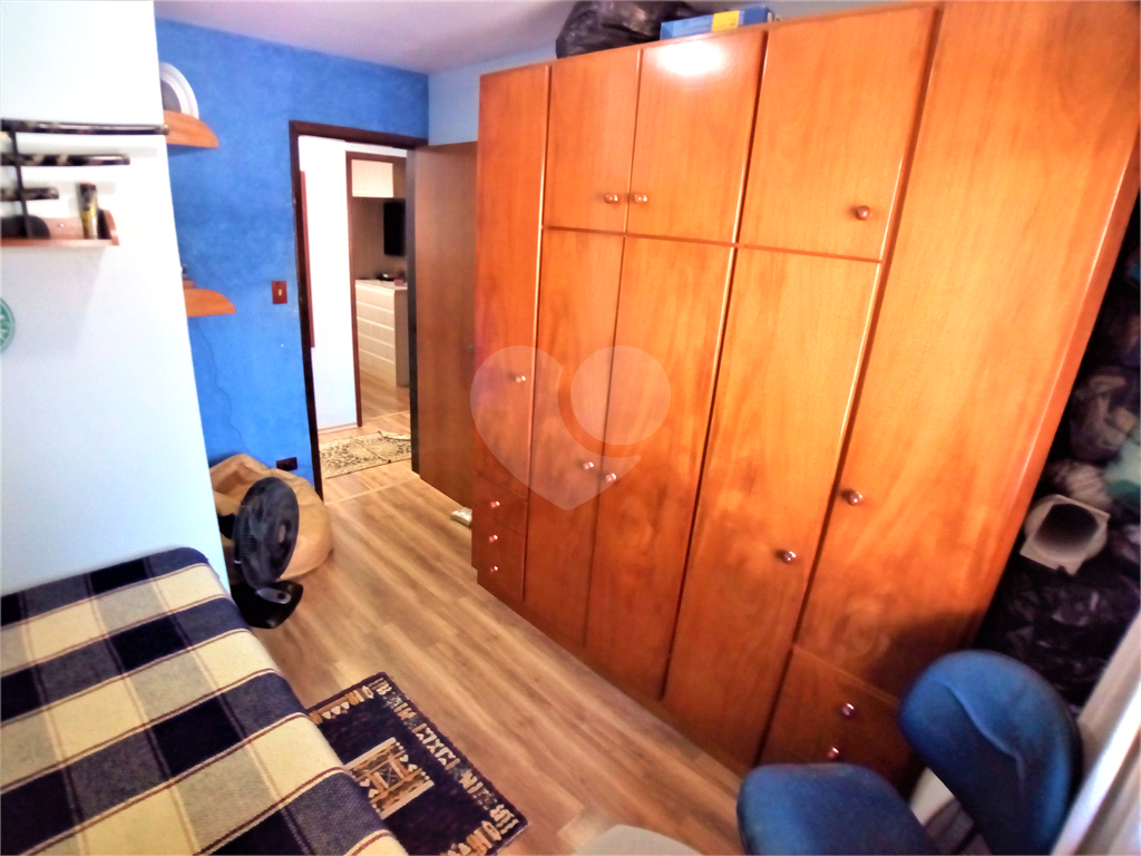 Reformado com 3 dormitórios, suíte com closet, 5 vagas e quintal, documentos em ordem para financiar