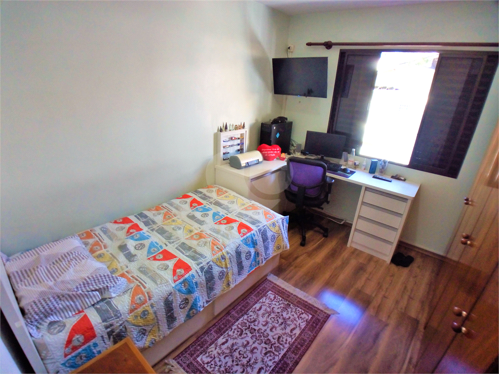 Reformado com 3 dormitórios, suíte com closet, 5 vagas e quintal, documentos em ordem para financiar