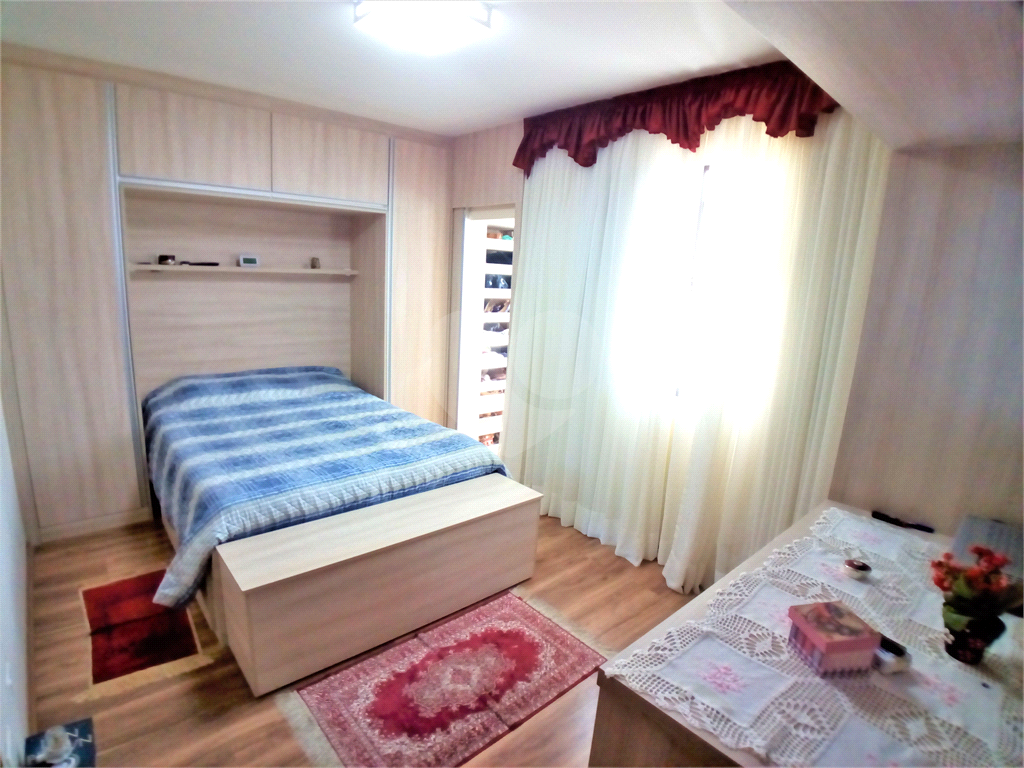 Reformado com 3 dormitórios, suíte com closet, 5 vagas e quintal, documentos em ordem para financiar