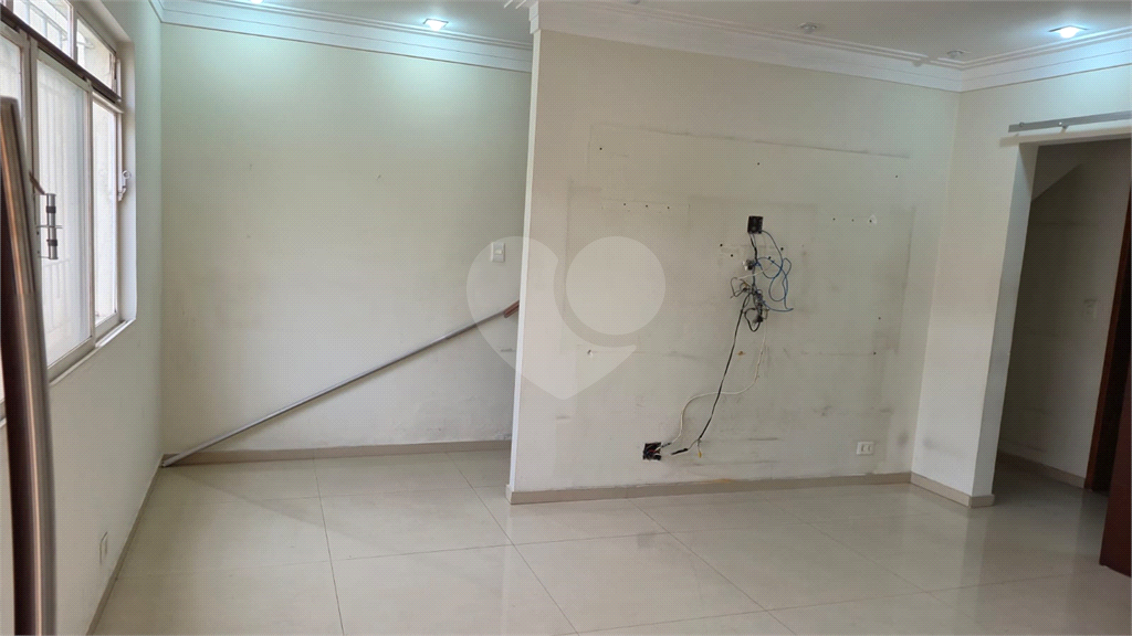 Sobrado complemente reformado, Porteira Fechada