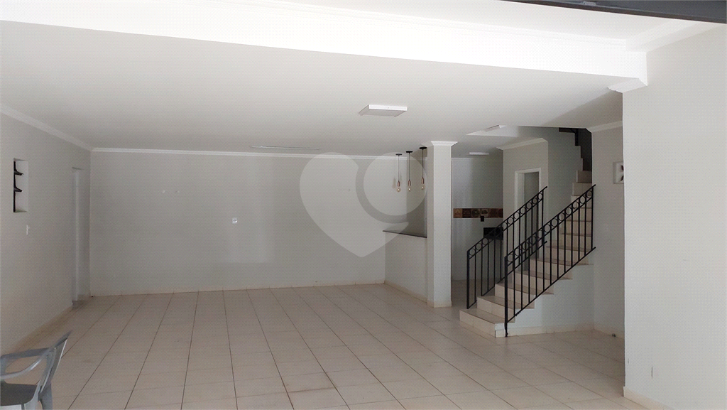 MARAVILHOSA CASA TOTALMENTE REFORMADA EM 2021