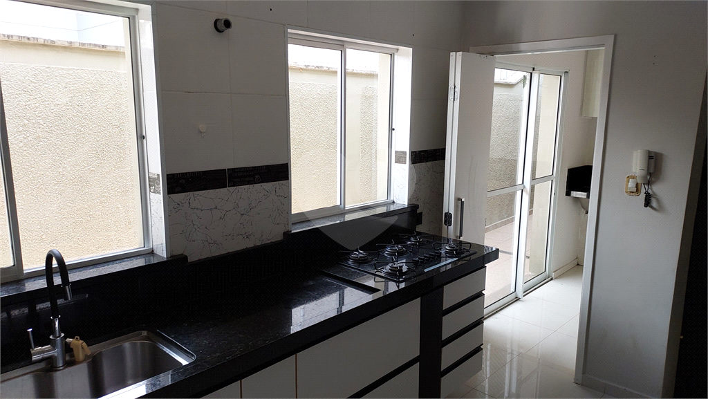 MARAVILHOSA CASA TOTALMENTE REFORMADA EM 2021