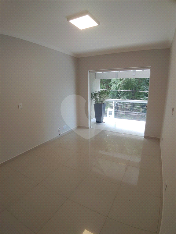 MARAVILHOSA CASA TOTALMENTE REFORMADA EM 2021
