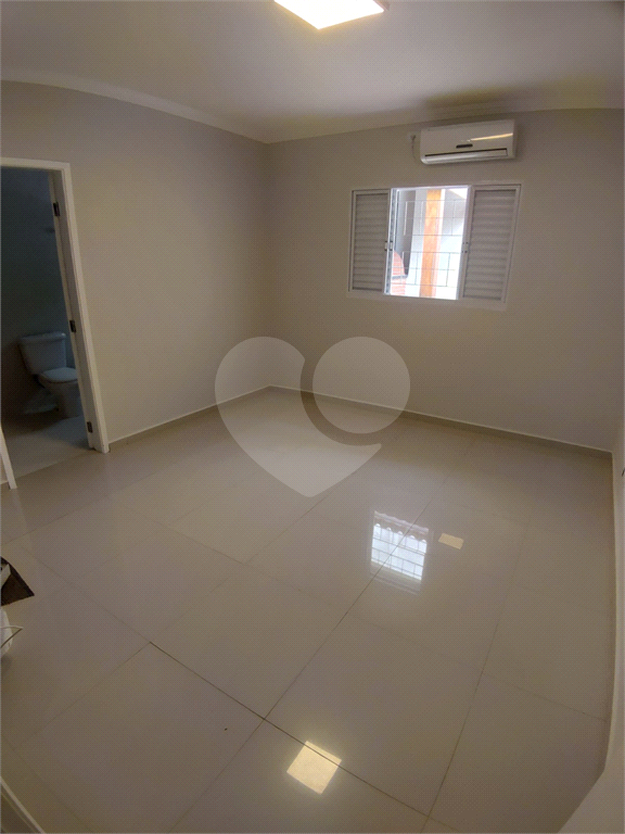 MARAVILHOSA CASA TOTALMENTE REFORMADA EM 2021