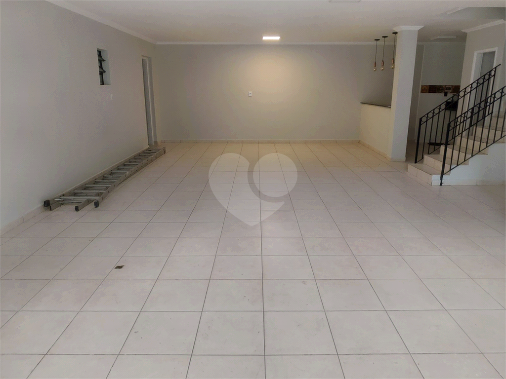 MARAVILHOSA CASA TOTALMENTE REFORMADA EM 2021