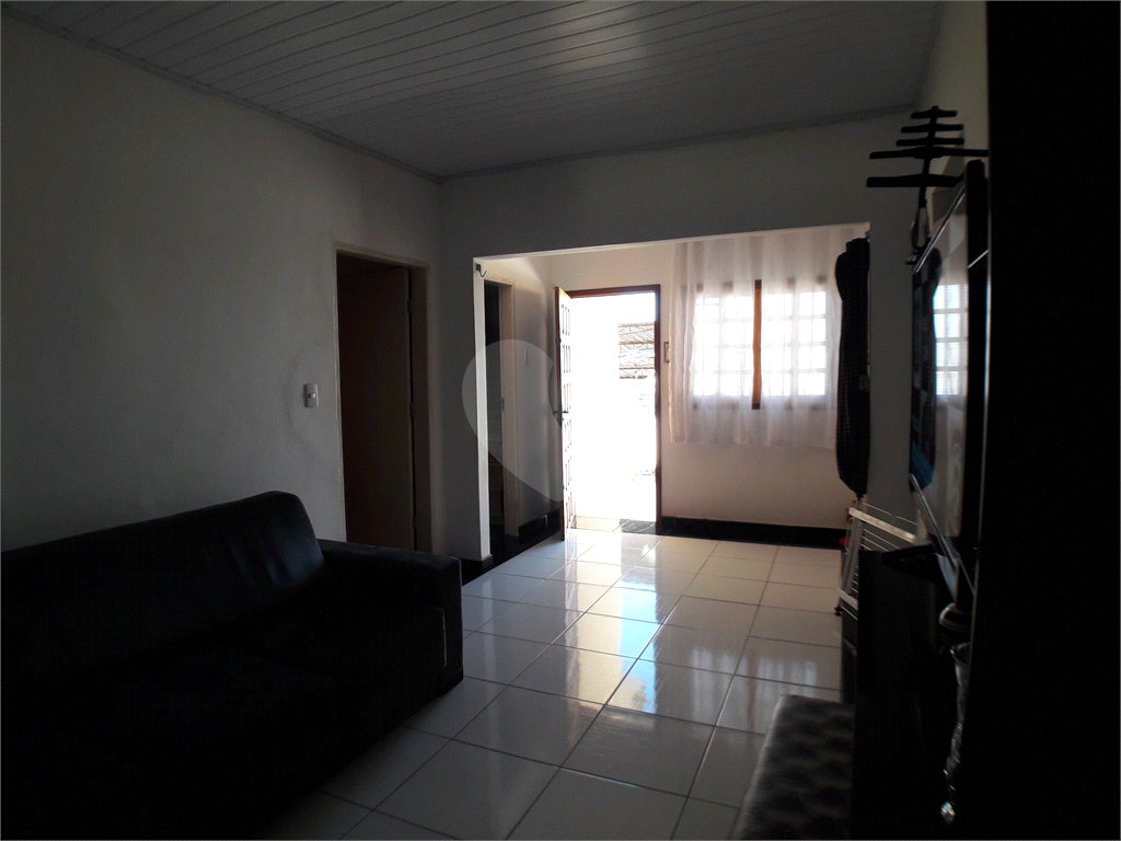 Casa com terreno de 10x25 - Tremembé/SP