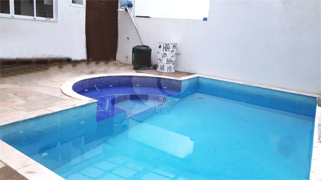 Condomínio alto padrão. Piscina. Espaço gourmet