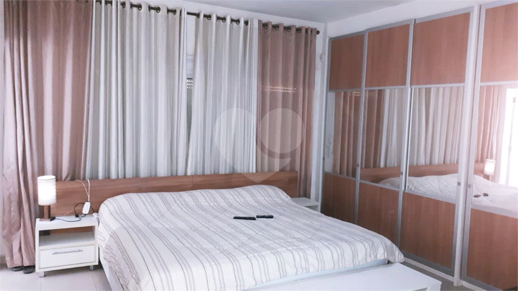 Condomínio alto padrão. Piscina. Espaço gourmet