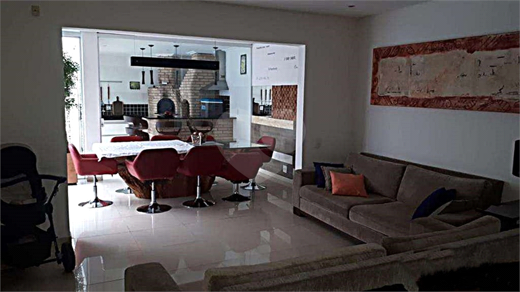 Condomínio alto padrão. Piscina. Espaço gourmet