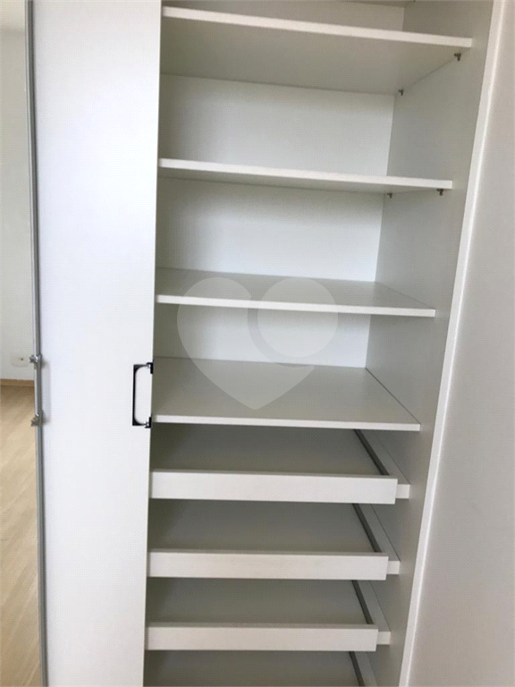 APARTAMENTO em LAPA