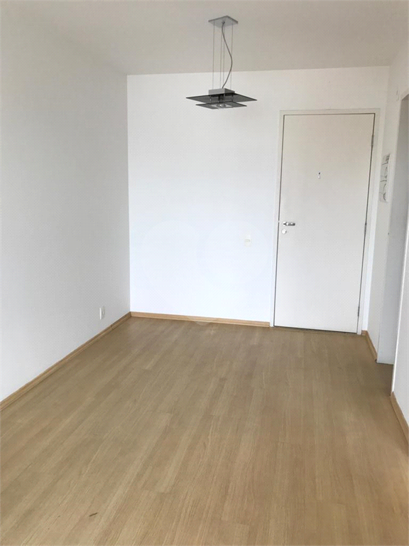 APARTAMENTO em LAPA