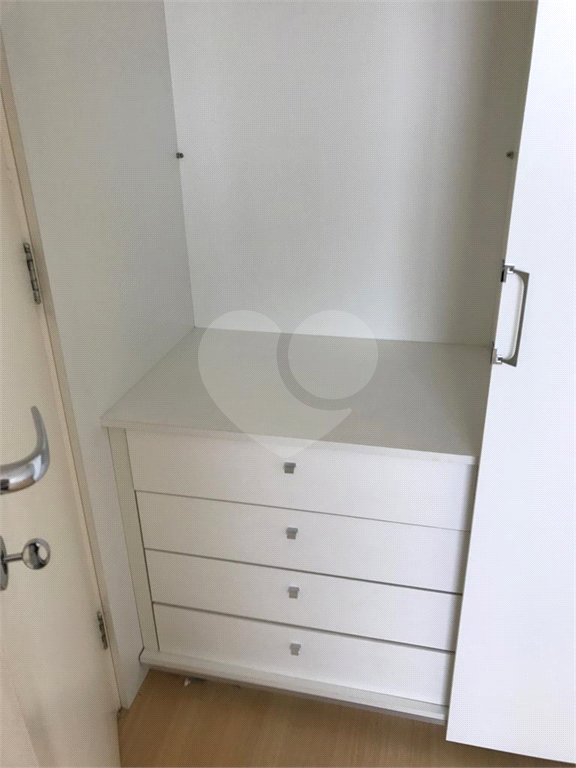 APARTAMENTO em LAPA