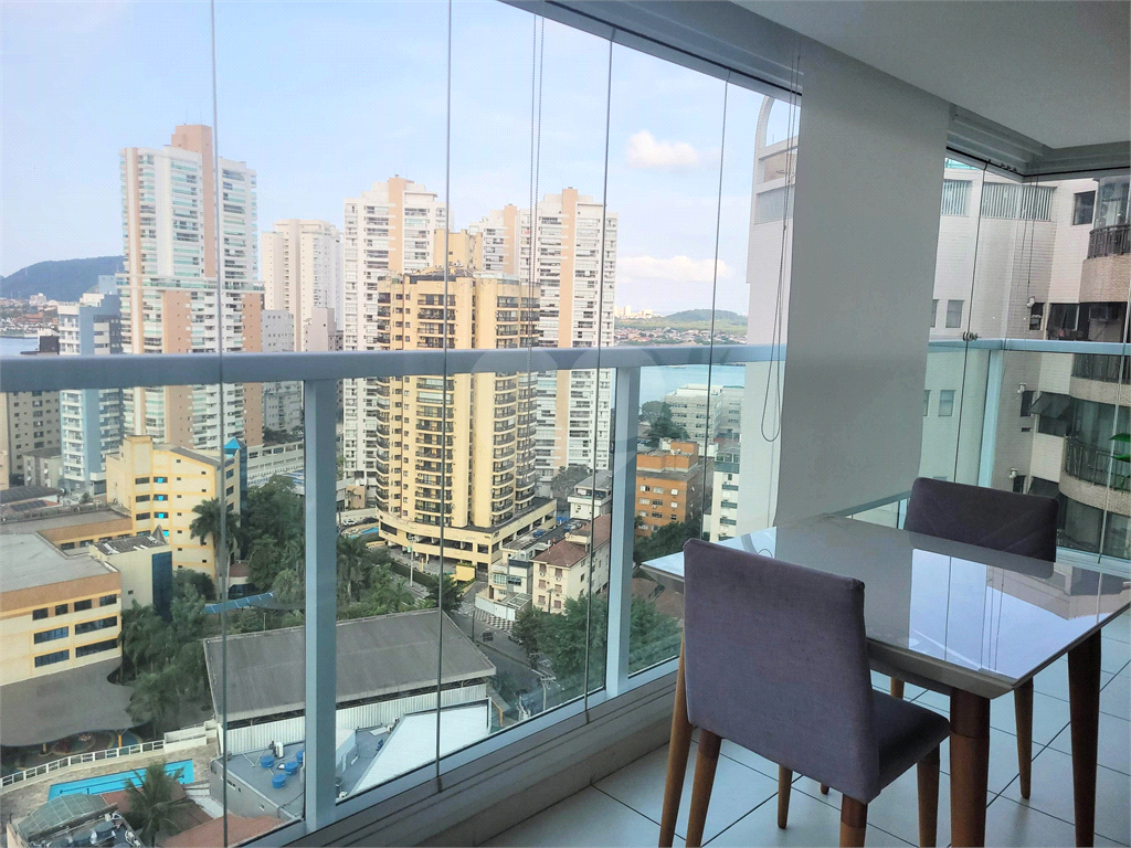 Studio alto padrão na Ponta da Praia - andar alto, varanda, mobiliado e decorado