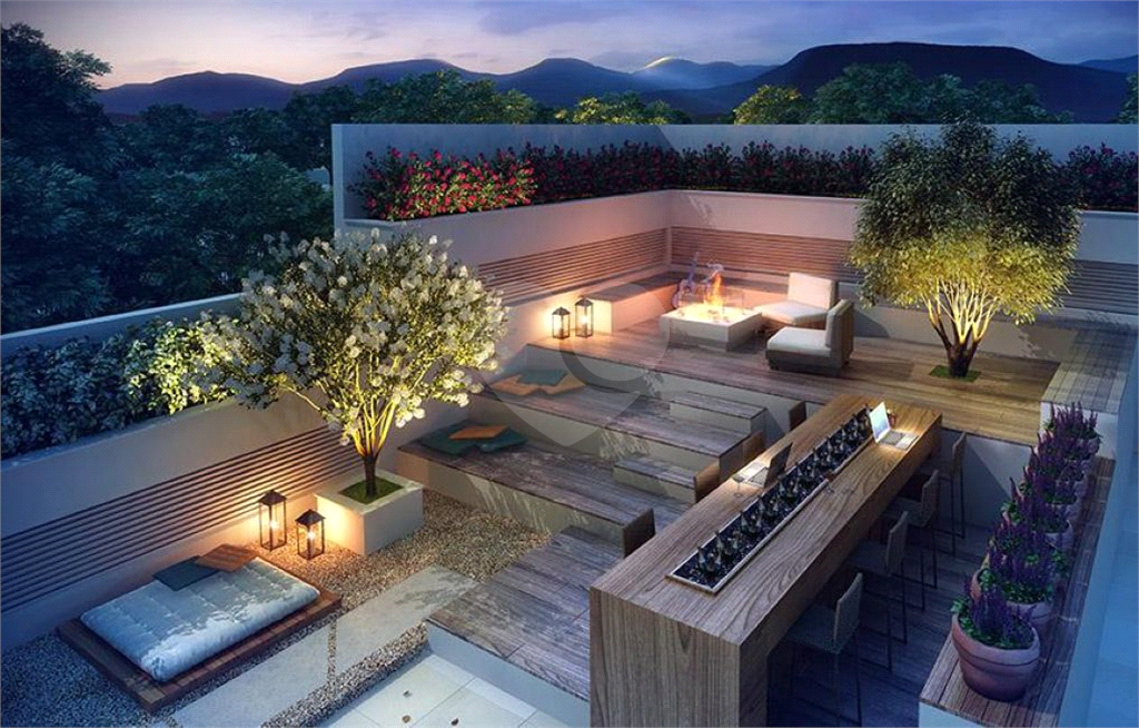 Studio alto padrão na Ponta da Praia - andar alto, varanda, mobiliado e decorado