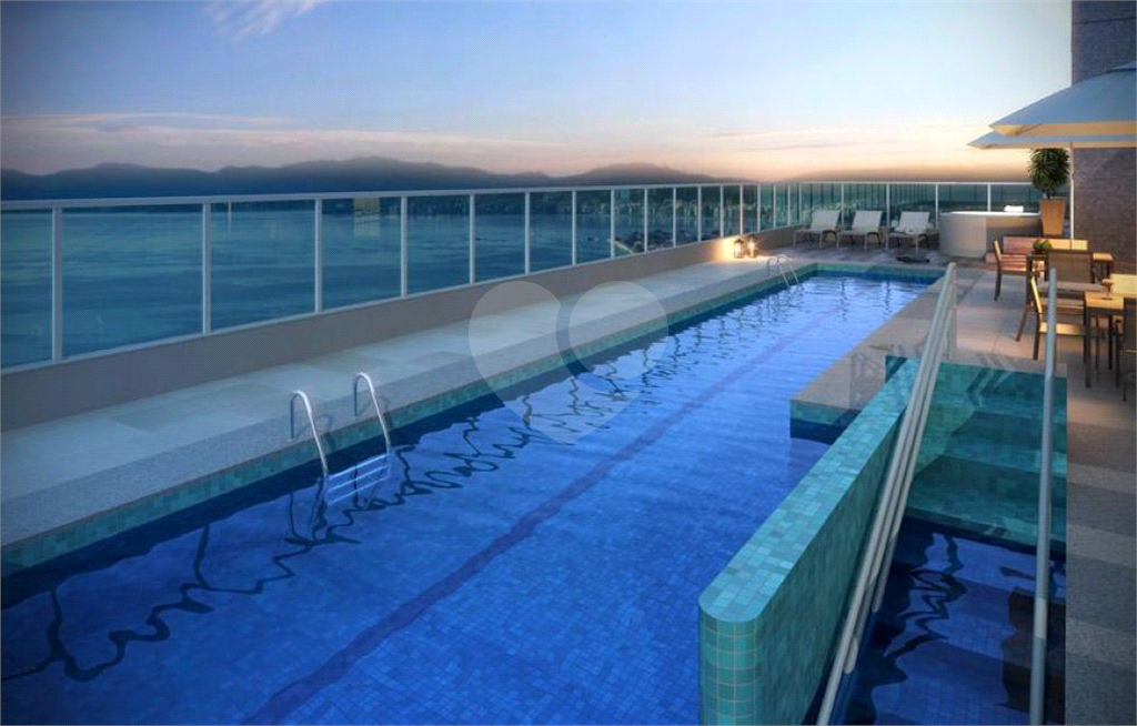 Studio alto padrão na Ponta da Praia - andar alto, varanda, mobiliado e decorado