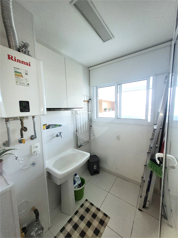 Studio alto padrão na Ponta da Praia - andar alto, varanda, mobiliado e decorado